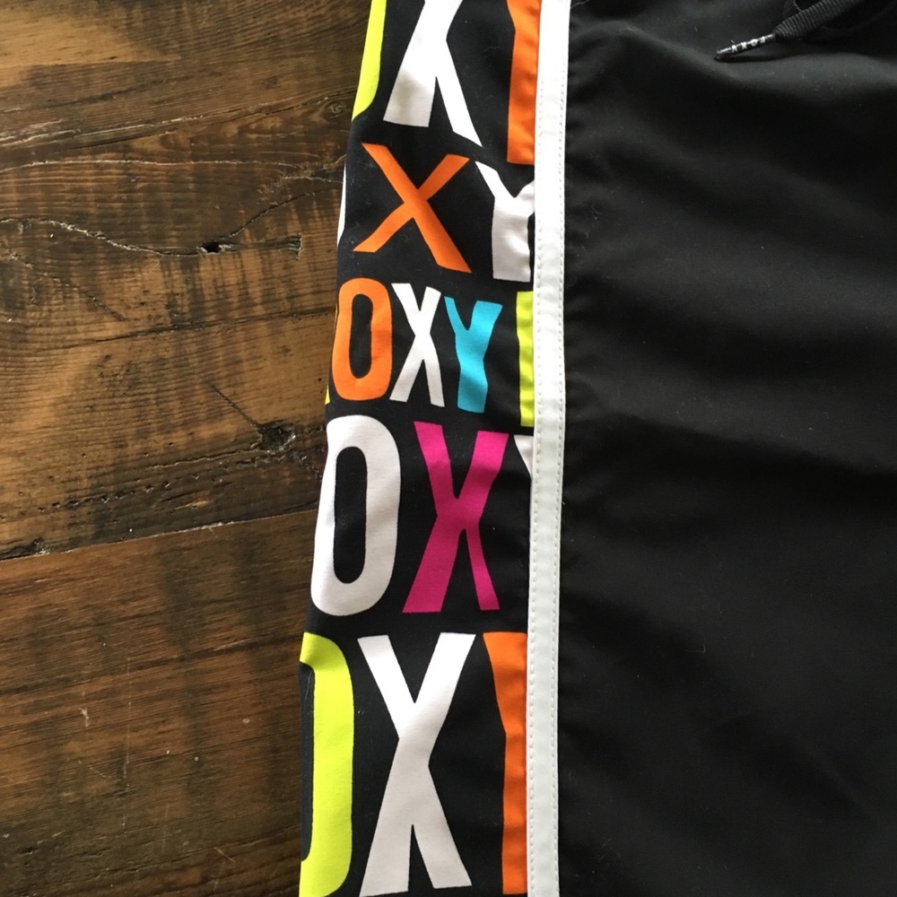 SOLD. Roxy boardshorts - Picture 3 of 8